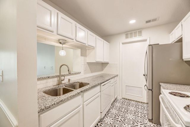 529 Warm Springs Circle, Roswell, GA 30075