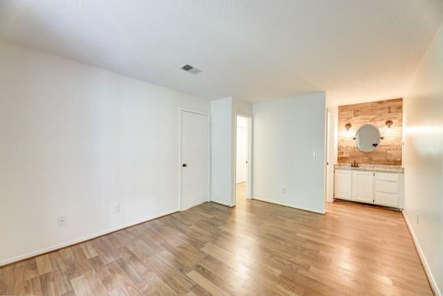 529 Warm Springs Circle, Roswell, GA 30075