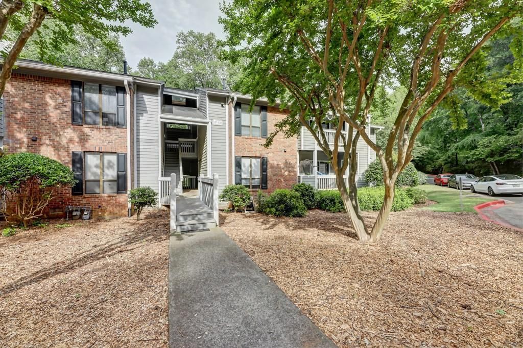 529 Warm Springs Circle, Roswell, GA 30075