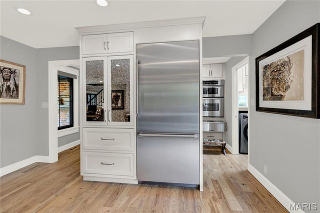 1586 Mason Knoll Road, Town And Country, MO 63131