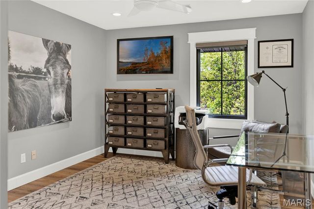 1586 Mason Knoll Road, Town And Country, MO 63131