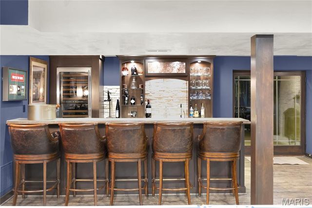 1586 Mason Knoll Road, Town And Country, MO 63131
