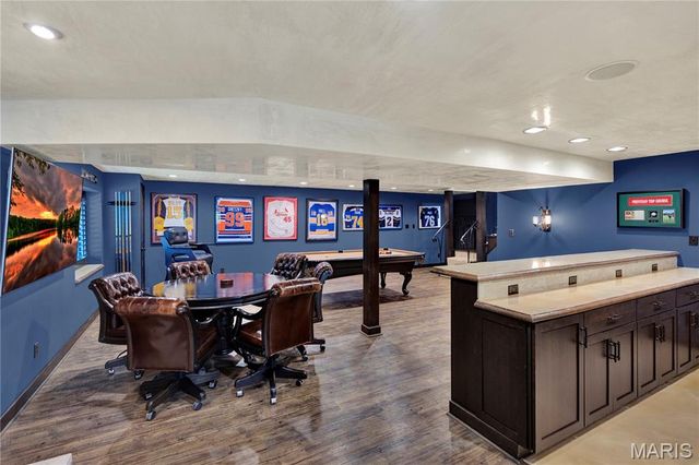 1586 Mason Knoll Road, Town And Country, MO 63131