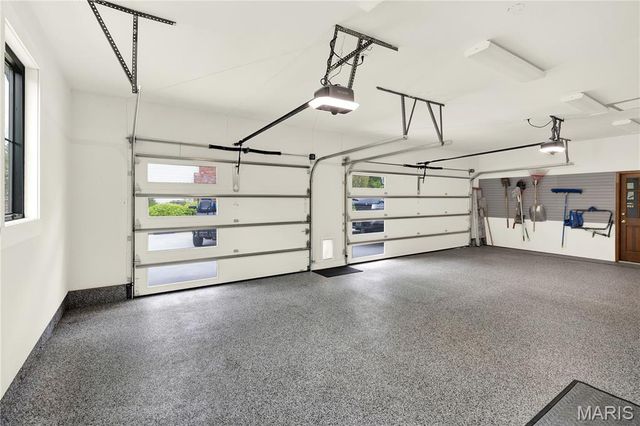 1586 Mason Knoll Road, Town And Country, MO 63131