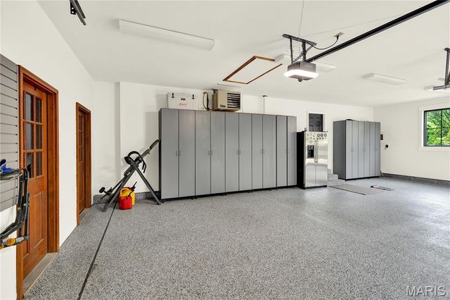 1586 Mason Knoll Road, Town And Country, MO 63131