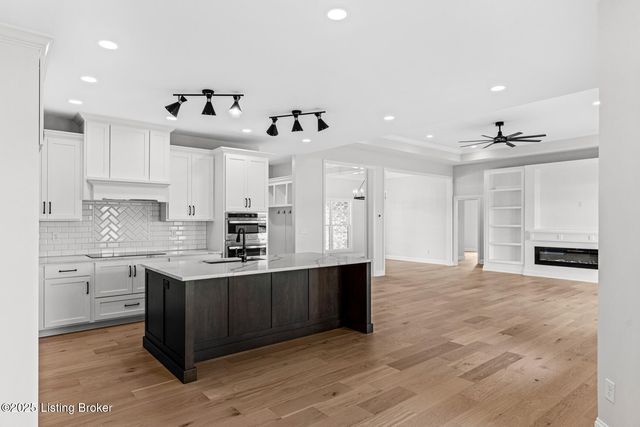 32 Dalton Dr, Fisherville, KY 40023