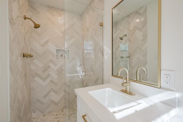 9419 Campbell Road, Houston, TX 77080