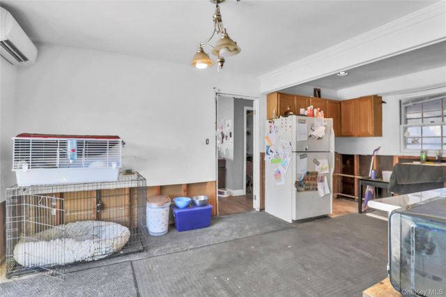 11 Seward Ln, Stony Brook, NY 11790