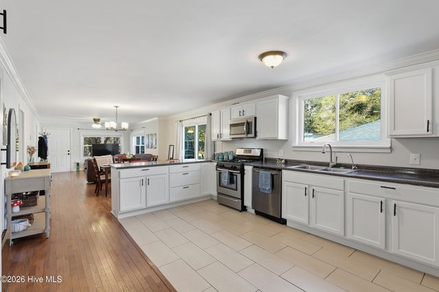 1941 Moss Street, Wilmington, NC 28403