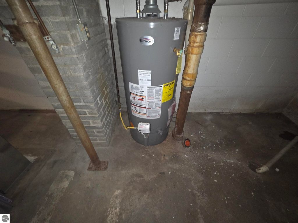 Image 13 of property listing at 820-822 E Chippewa Street, Mt Pleasant, MI 48858