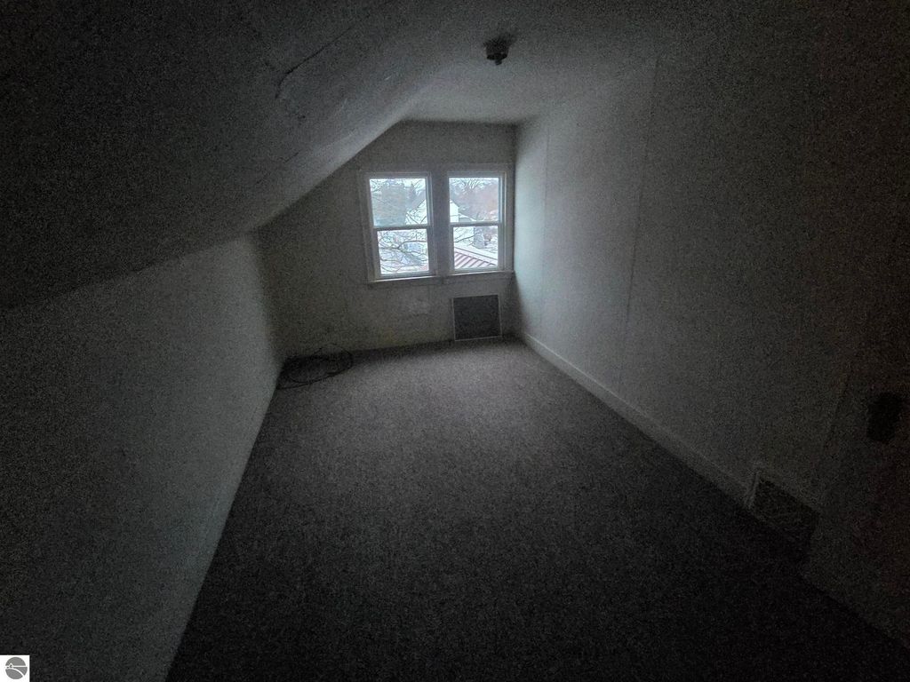 Image 17 of property listing at 820-822 E Chippewa Street, Mt Pleasant, MI 48858