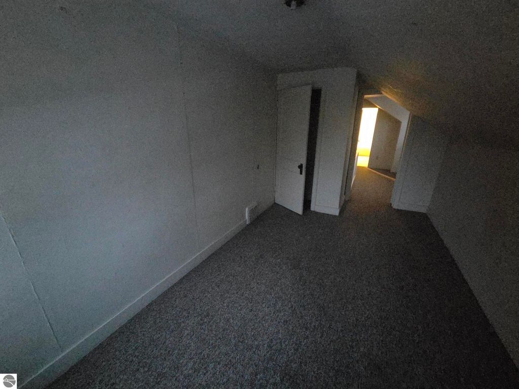 Image 18 of property listing at 820-822 E Chippewa Street, Mt Pleasant, MI 48858