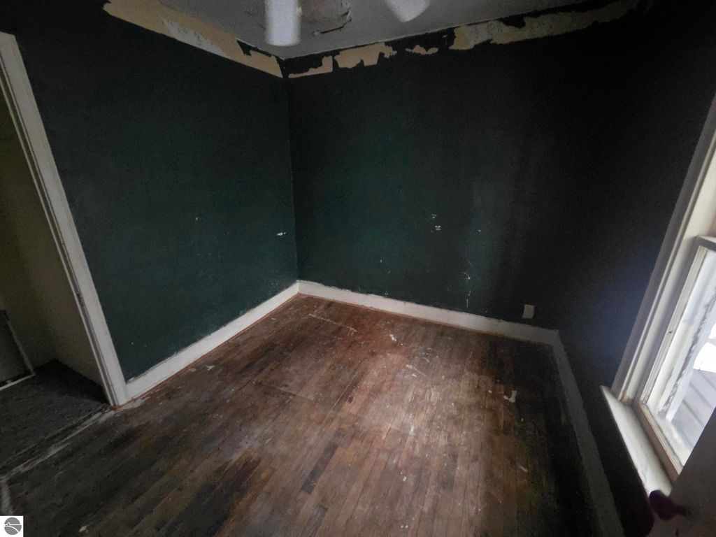 Image 9 of property listing at 820-822 E Chippewa Street, Mt Pleasant, MI 48858