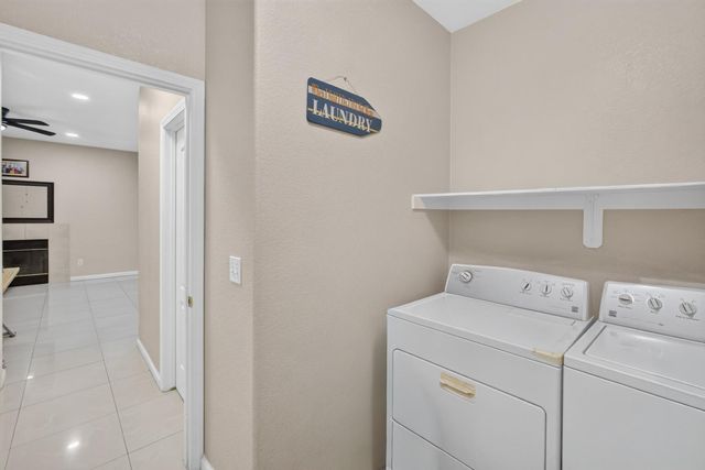 625 SE Helen Dr, Turlock, CA 95382