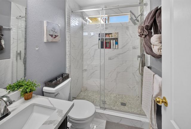625 SE Helen Dr, Turlock, CA 95382