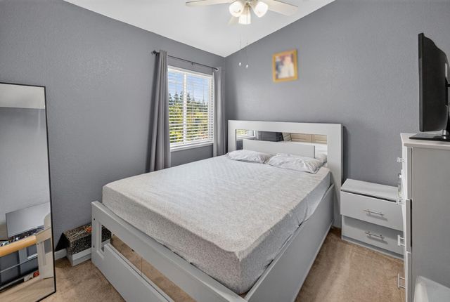625 SE Helen Dr, Turlock, CA 95382