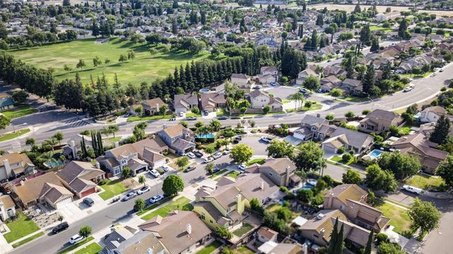 625 SE Helen Dr, Turlock, CA 95382