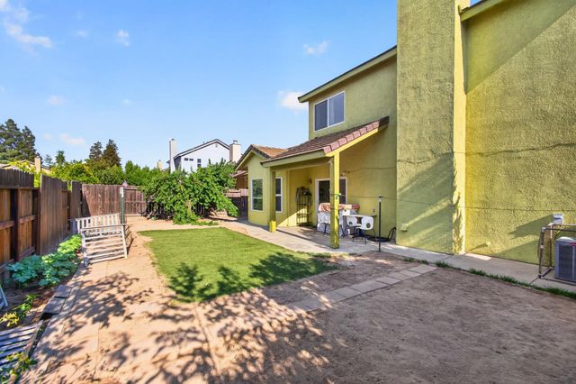 625 SE Helen Dr, Turlock, CA 95382