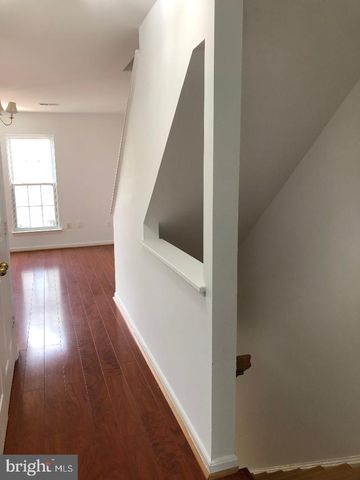 42994 BEACHALL ST, Chantilly, VA 20152