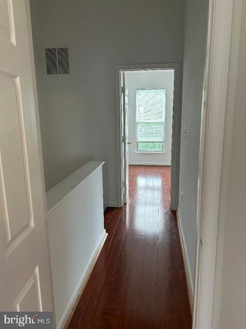 42994 BEACHALL ST, Chantilly, VA 20152