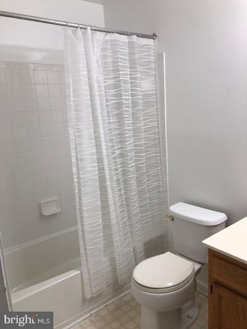 42994 BEACHALL ST, Chantilly, VA 20152
