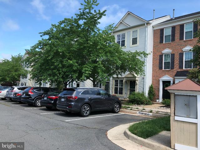 42994 BEACHALL ST, Chantilly, VA 20152
