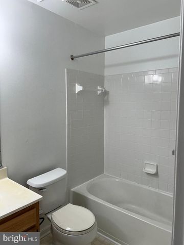 42994 BEACHALL ST, Chantilly, VA 20152