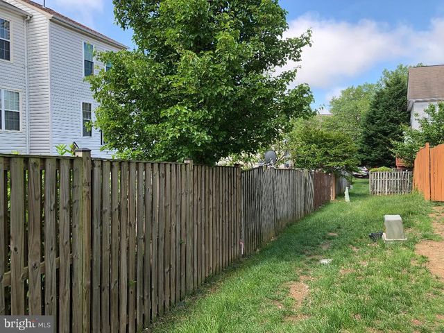 42994 BEACHALL ST, Chantilly, VA 20152
