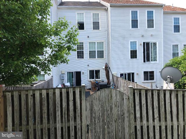 42994 BEACHALL ST, Chantilly, VA 20152