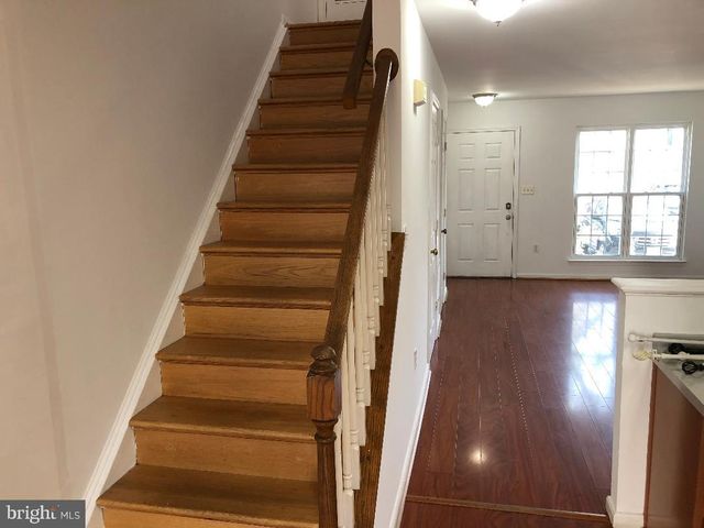 42994 BEACHALL ST, Chantilly, VA 20152