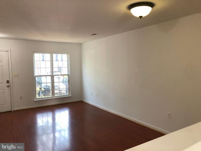 42994 BEACHALL ST, Chantilly, VA 20152