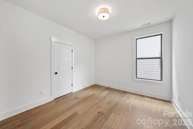 1124 Berryhill Road, Charlotte, NC 28208