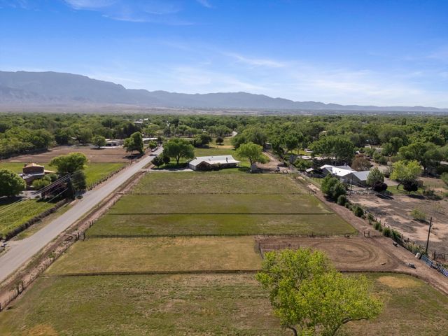 525 Coronado Road, Corrales, NM 87048