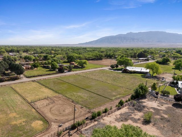 525 Coronado Road, Corrales, NM 87048