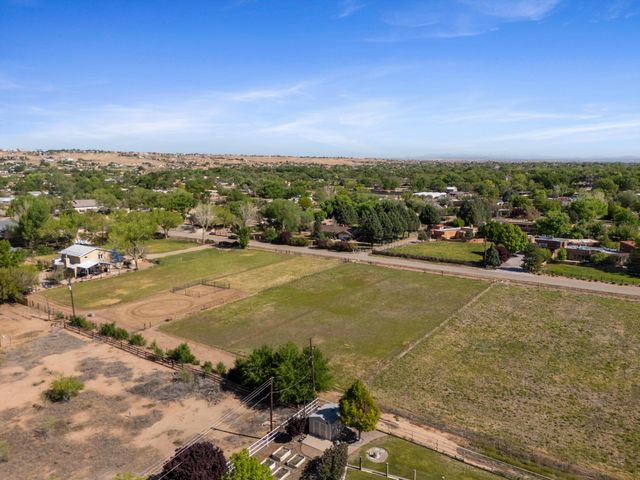 525 Coronado Road, Corrales, NM 87048