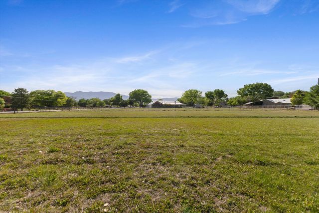 525 Coronado Road, Corrales, NM 87048