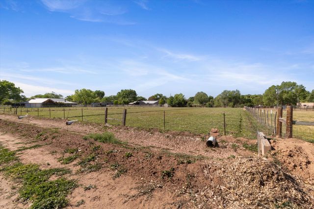 525 Coronado Road, Corrales, NM 87048