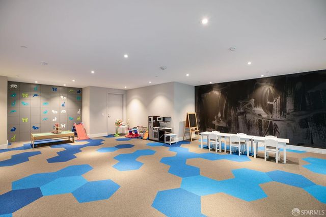 201 Folsom Street 2A, San Francisco, CA 94105