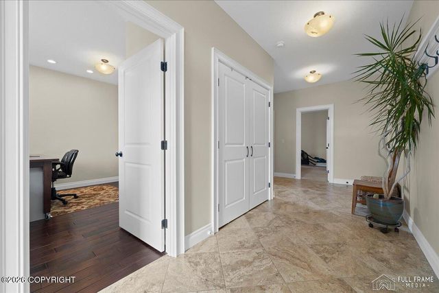 6472 N Farm Loop, Palmer, AK 99645