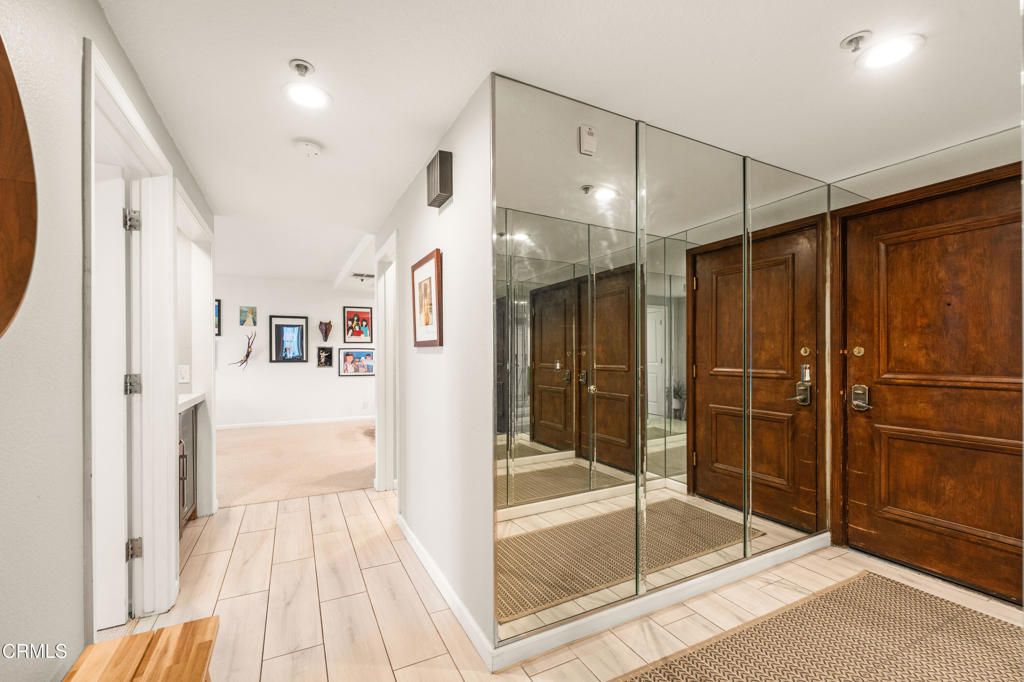 880 W 1st Street 302, Los Angeles, CA 90012 — photo 3