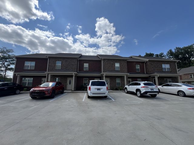550 Peachers Mill Rd Unit B3, Clarksville, TN 37042