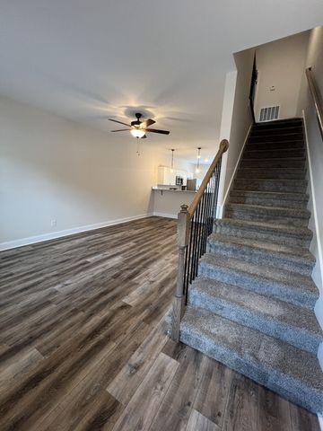 550 Peachers Mill Rd Unit B3, Clarksville, TN 37042