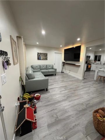 9971 Ilex, Pacoima, CA 91331