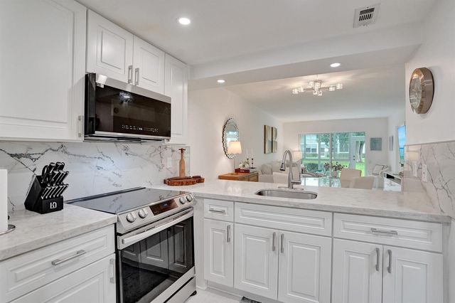 1211 Bahama Bend E1, Coconut Creek, FL 33066
