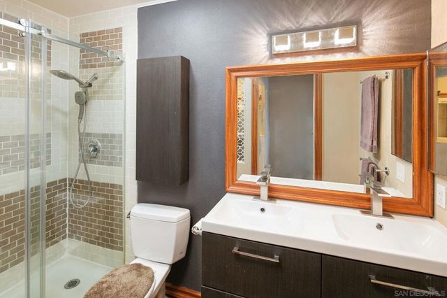 6433 La Paloma St, Carlsbad, CA 92009