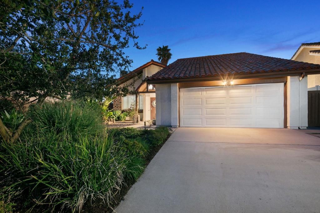 Image 3 of property listing at 6433 La Paloma St, Carlsbad, CA 92009