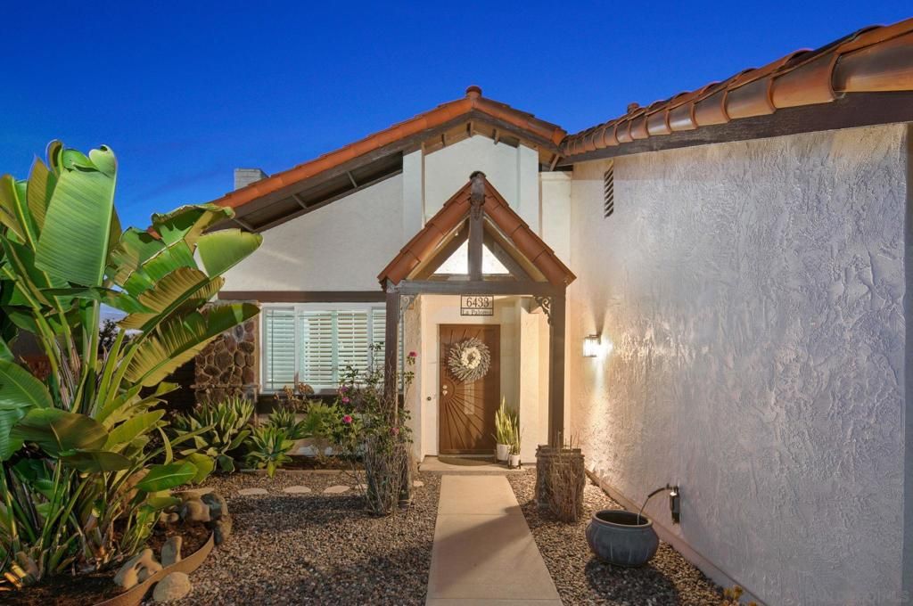Image 4 of property listing at 6433 La Paloma St, Carlsbad, CA 92009