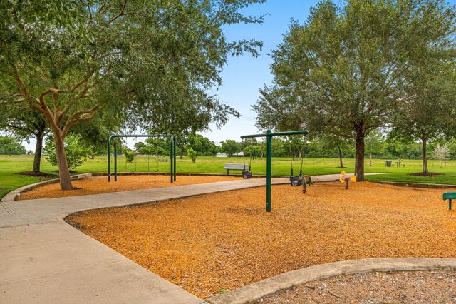 16438 Beewood Glen Drive, Sugar Land, TX 77498