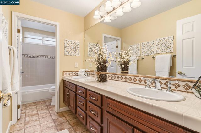 5017 Athens Dr, San Ramon, CA 94582