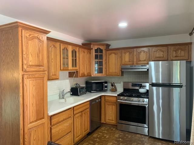 9187 Sheldon, Plymouth, MI 48170